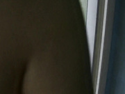 儿子我受不了了母子乱伦之洗完澡的妈妈性饥渴找儿子帮忙
