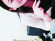 妈妈以为儿子缝衣服为由勾引儿子啪啪