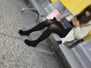 廁拍大神四處遊蕩火車站附近公共女廁偷拍各式美女少婦如廁噓噓 有幾個妹子顏值蠻高的 1080P高清原版