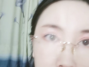 小阿姨淫语互动听指挥敞开腿掰开逼给狼友看