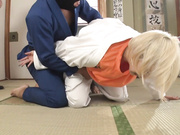 [SGKI-002] わいせつ行為対策護身術「感じてる顔を見せてはいけません」感じてると暴漢をつけあがらせる！何をされても無反応 - 2of5