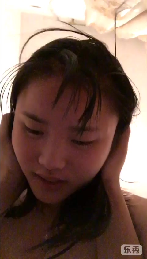 清纯小女友露脸