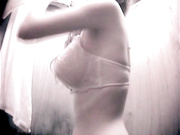 精品推薦 近距離拍攝超級吊鐘巨乳美女洗澡更衣 一對奶子看得讓人欲火焚身～1080P高清