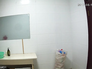 精品推薦 未流出過的小旅館衛生間鏡子高清偷拍裸體美女少婦 雪白肌膚堅挺美乳看得讓人欲火焚身（第三部）原版高清