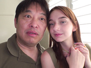 [HIKR-202] ロスでナンパした美ボディ美少女がお金のために日本のキモおじさんとAVデビュー メラニー（19） - 2of5