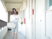 [HMN-571] 旦那が借金をした団地妻を粘着住人オヤジが媚薬漬け！ 部屋から部屋へのキメセク中出し輪●リレーで借金返済 藤森里穂 - 1of5