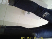 某大廈公共女廁拍攝到的各式美女白領如廁噓噓 有個穿著涼鞋妹子尿尿小陰唇張開絕對誘惑 露臉高清