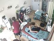 精品推薦 最新流出美容院網絡攝像頭黑客破解拍攝到的年輕美眉來脫毛毛 原版高清