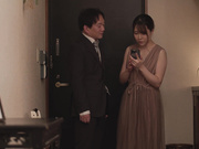 [JUQ-722] 「今から帰るね…。」連絡が来てから、夫が帰宅するまで… わずかな時間の着衣NTR 一乃あおい - 2of5