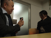 [T38-014] 生意気なメスガキを催●アプリで理解らせる 望月つぼみ 月本海咲 紬希ゆら - 1of5