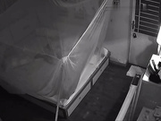 居家攝像頭黑客破解拍攝到的模特級別懷孕準備生二胎的媳婦和老公啪啪做愛 女兒還在一旁看著 露臉高清