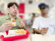 [HIKR-226] ロスで有名なイン●●トバーガーの痩せ巨乳ウエイトレスを待ち伏せナンパして謝礼交渉でどこまでやってくれるのか？ジェンナ（31 - 1of5