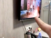 猥瑣王子哥星級酒店開房高價約啪老公外出打工兼職的良家少婦 一起鴛鴦浴床上主動配合各種體位 服務蠻不錯的 國語高清