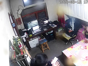 公司值班室攝像頭黑客破解拍攝到的猥瑣大叔偷情私會饑渴少婦情人 互舔騎乘後入各種姿勢幹得高潮不斷 露臉高清