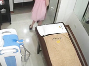 最新流出-美容院攝像頭黑客破解拍攝到的幾個美女少婦私處護理 貌似挺會保養的 鮑魚肥嫩絕對誘惑 1024P高清原版
