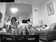 精品推薦 有點像藥匣子的中年大叔與漂亮嬌妻洗完澡在客廳沙發上來壹炮 叫聲好聽 方言對白 1080P高清原版