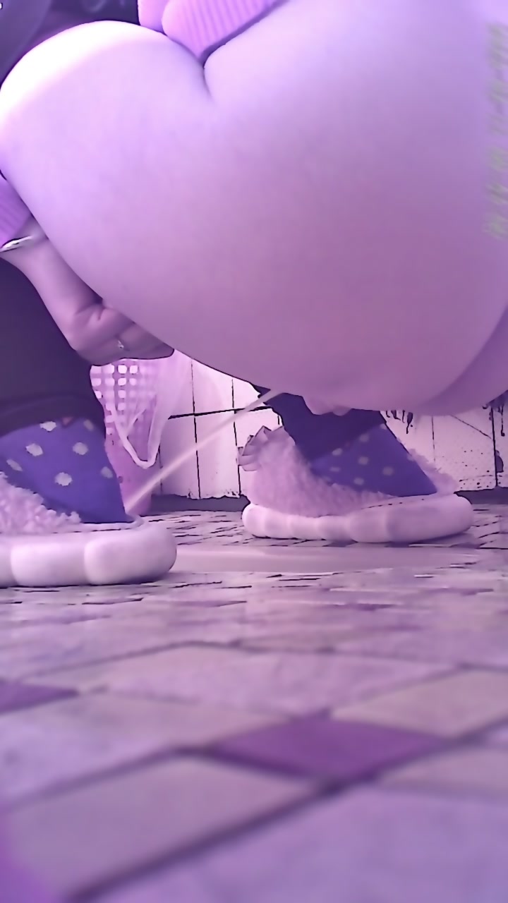 厕所偷拍姑姑 姑父好辛福