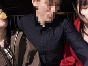 [GINAV-010] 噂のギャラ飲みアプリで自宅に派遣 素人女子大生潮スプラッシュ乱交 低身長カワイイ系JD二人 - 1of5