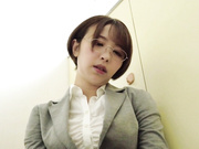 [JUR-304] 地味眼鏡OLは大嫌いなキモおじ部長にチ〇ポ堕ち…都合の良いイクイク敏感マゾペット 宍戸里帆 【破解】 - 1of5
