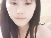 黑丝露脸制服学妹第一次直播还害羞呢，听狼友指挥自己揉着奶子抠着逼，甜甜假鸡巴插进骚穴给狼友看不要错过