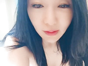 丝袜高跟露脸吸精少妇激情啪啪大秀直播，跟狼友撩骚互动听指挥，口交大鸡巴乳交样子好骚，多体位爆草蹂躏