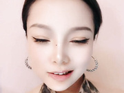 轻熟女骚逼少妇直播姐妹跟小哥激情啪啪，全程露脸黑丝诱惑深喉口交大鸡巴，让小哥草嘴玩逼揉奶子淫语不断