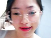 欠操的大奶骚人妻黑丝情趣全程露脸逼里塞着跳蛋抽插自慰，主动给大哥口交大鸡巴激情上位爆草，浪叫呻吟不止
