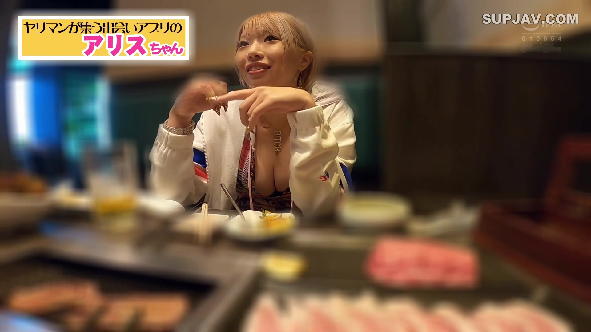 [破解]BLK-558 ヤリモクFriends 01 マッチングアプリで出会ったヤリマンギャルと酒飲みまくって大潮吹きストロングセックス！！ - 1of5