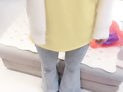 剧情演绎：美团上买了个假阳具，女外卖员送货上门进行勾引，直接推到一顿狂艹内射！