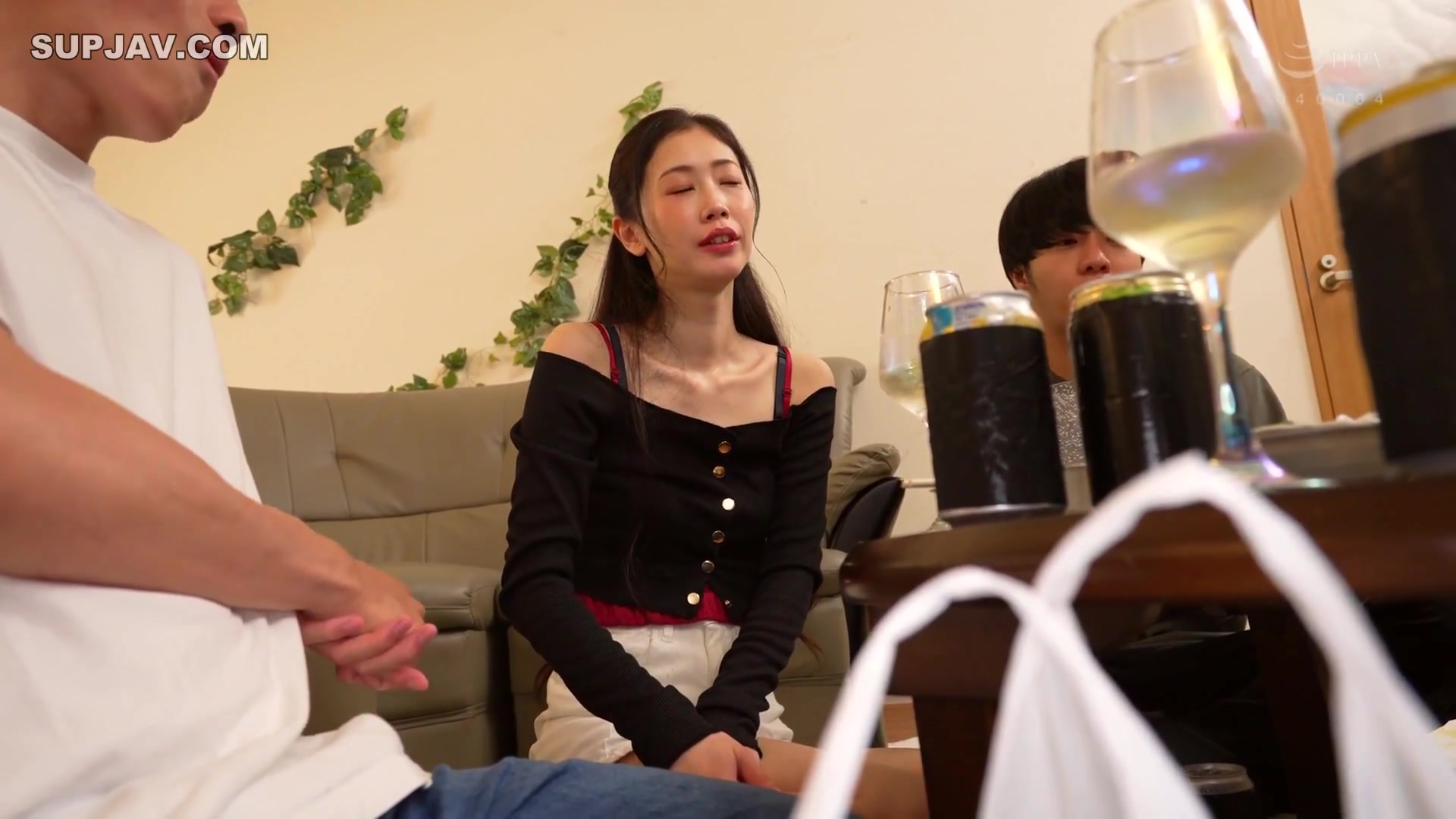 [破解]CEMD-774  小松杏」を本気で酔わせたら～性欲暴走リアルSEXドキュメント - 1of5