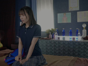 HUNTC-527 エビ反り絶頂スプラッシュ羞恥エステ！初めてのエステで緊張しているウブ女子が女性のカラダを知り尽くした - 1of5
