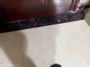 给表妹按摩趁机揩油并且无套内射了表妹