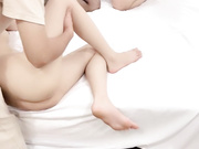 4P两个人妻少妇全程露脸黑丝诱惑，乖巧听话口交大鸡巴，吃奶玩逼让两大哥各种体位爆草蹂躏，浪叫呻吟不止