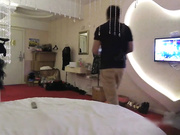 精品名门夜宴偷拍系列漂亮女模拍内衣广告被摄影师和女助手套路偷拍