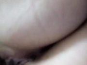 好白嫩的屁股，逼逼黑粉相间，没少被操