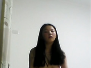 丰满白嫩艺校女生裸舞自拍