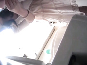 最新流出美女如云的餐厅高级坐厕偷拍第3部第一个妹子好奢侈擦个逼用了好多卫生纸