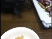 渣男主播演绎请贪吃女同事吃大餐往饮料里加料去酒店开房啪啪美女的表情真是醉了