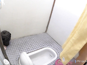 温泉洗浴住宿度假酒店多视角偷拍女顾客解手坐便内的摄像头太有视觉冲击力了1080P超清