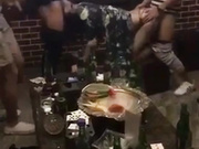 【网曝门事件】全网都知道李X雪与郑X皓分手了 美女KTV喝醉前口后入式疯狂3P 抖音短视频曝光 附微信完整对话