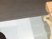 女主播偷偷潜入海边浴场更衣室偷拍环肥燕瘦各样的妹子尽收眼底