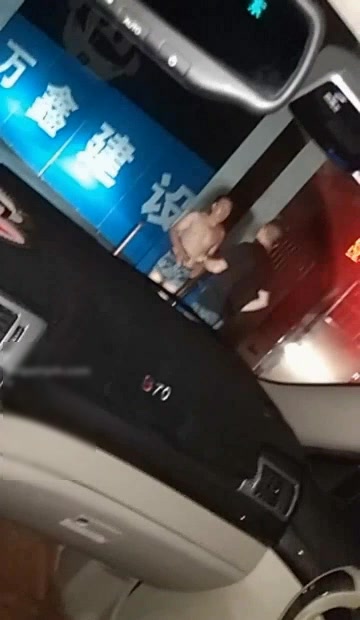 呻吟很过瘾露脸女主播和刚哥激情车震操的很生猛还说自己天天吃中药所以干炮很猛对白很精彩