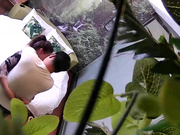 自然房打扮挺潮有点拽的大奶美眉与饥渴小胖开房约炮开始有点矜持等干上了比谁都浪女上位坐个不停操完穿衣就走