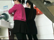 外站流出国内商场卫生间偷拍戴金手链的妹子人美逼嫩说话声音温柔