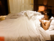 康先生和长得很像新疆人的艺校超漂亮嫩妹啪啪自拍 死库情趣装妹子高度配合