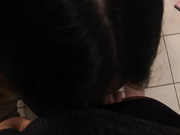 女友表妹和我在卫生间啪啪,说：小点声,外面有人,好爽,我还要