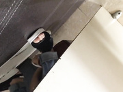 国内牛人潜入娱乐城电影院女厕偷窥白色连衣裙女神美眉尿很急姿势不是太美观