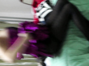 伴娘卸妆回家换衣服被摄影师偷拍,胸前两只小白兔蹦蹦跳跳真可爱