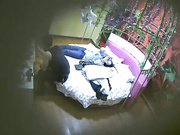 特色情趣酒店鸟笼花房偷拍背心哥和性敏感的相好开房没怎么用力就哎哟的叫