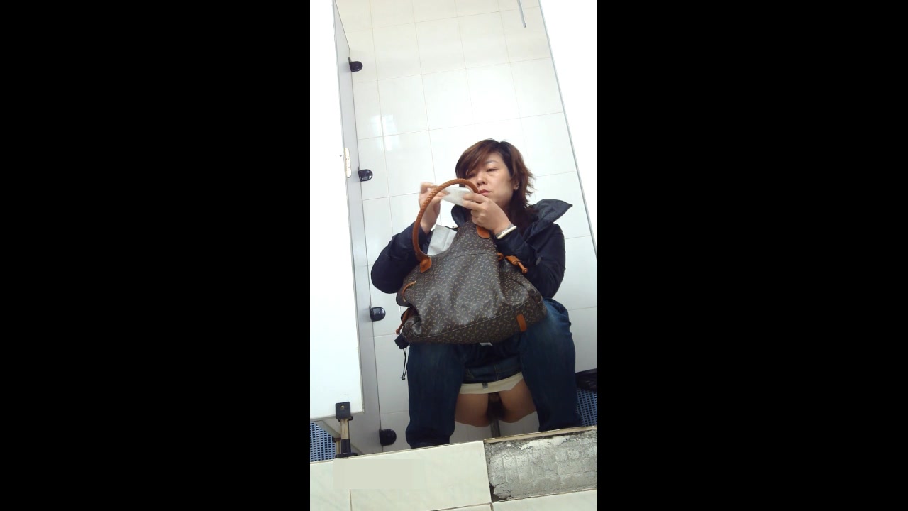 马戏团公厕经典盗录流出各色女性放尿环肥燕瘦形态各异偶有素颜美女入境